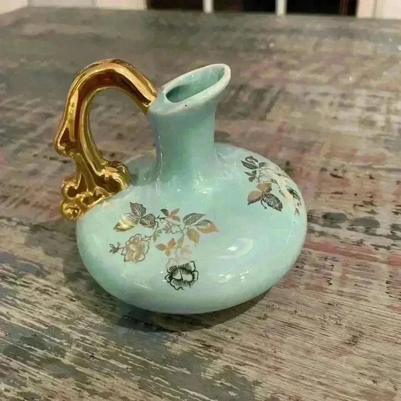 Hand Painted ceramic pottery vase, gold handle, blue color - Picture 1 of 4